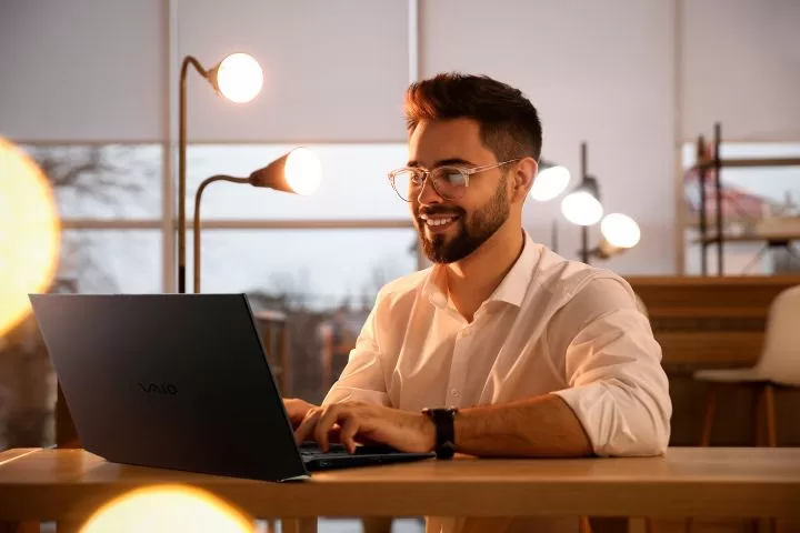 VAIO lança no Brasil o primeiro notebook do mundo com corpo de fibra de carbono moldado em 3D